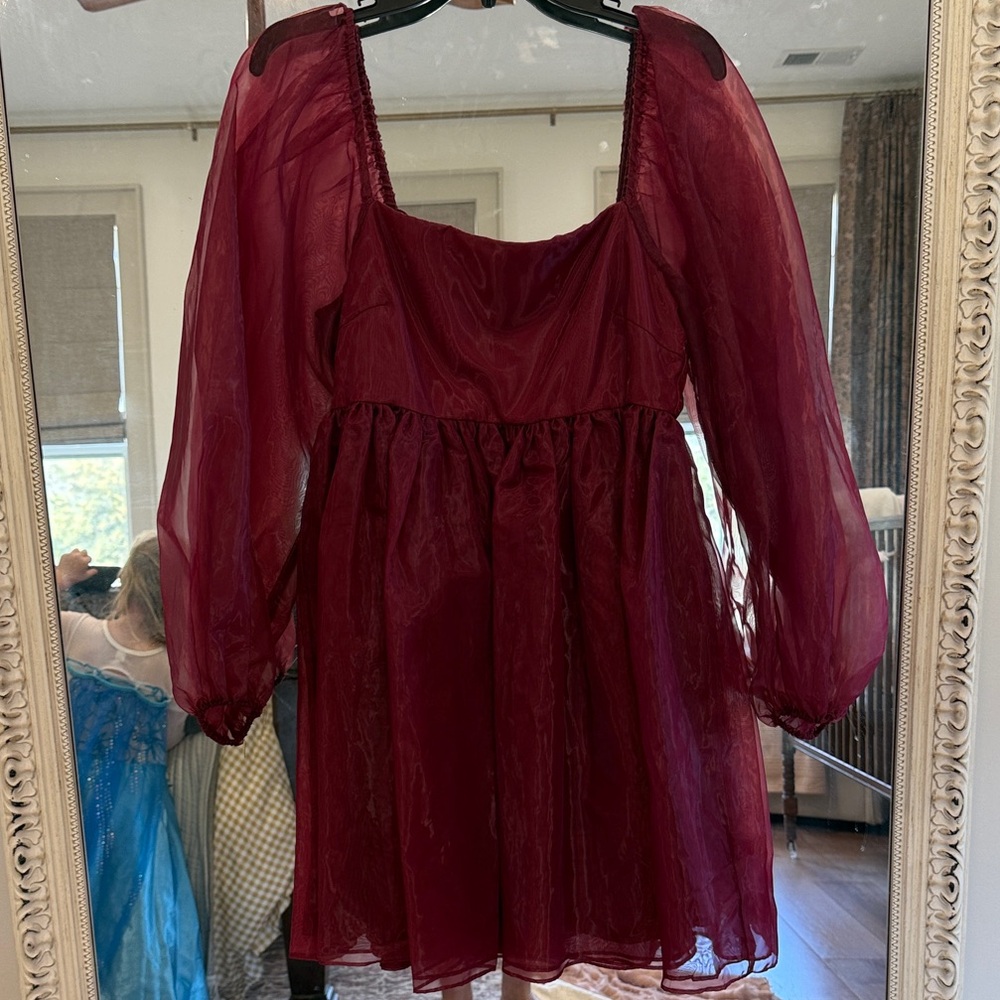 Elegant Burgundy Midi Dress